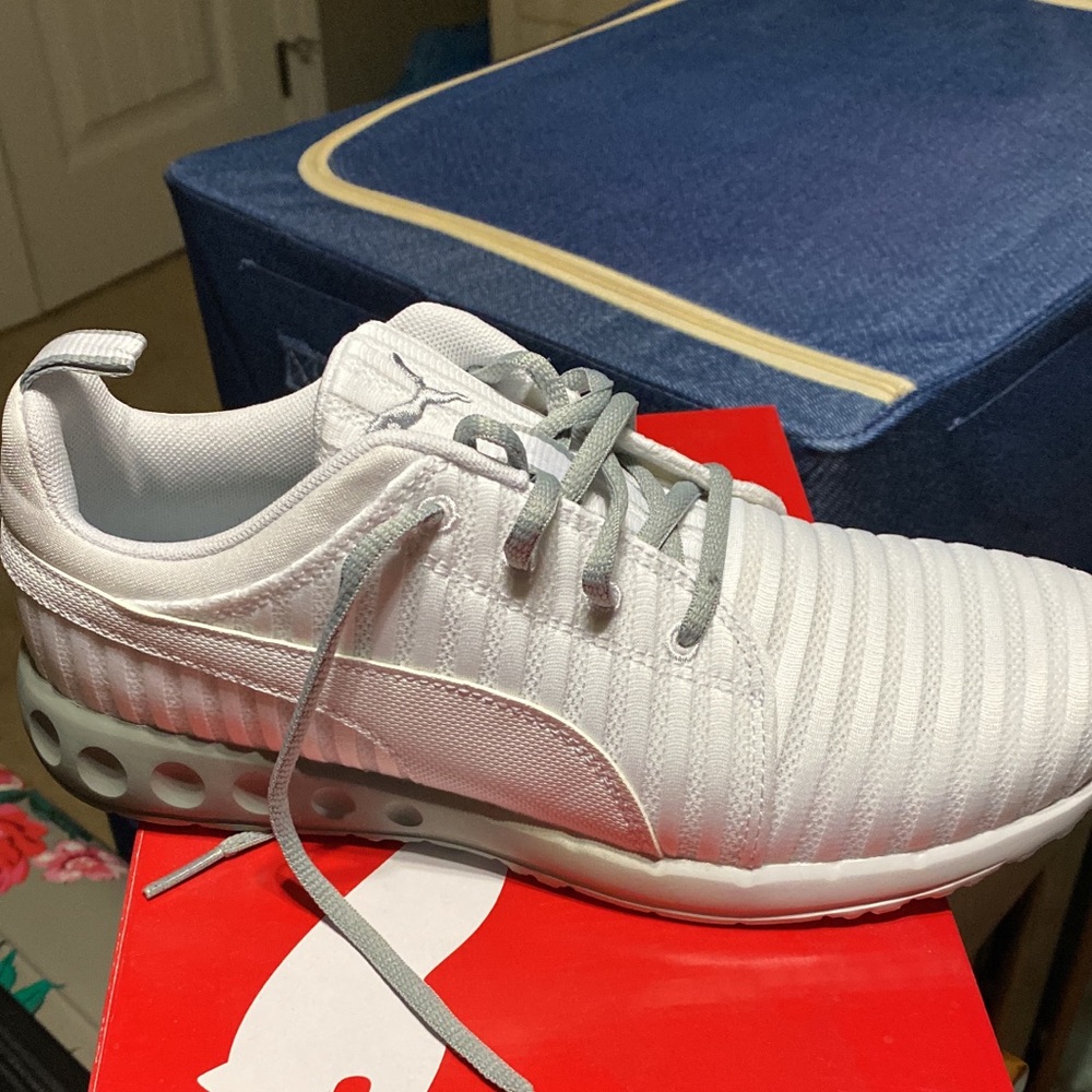 Puma Tennis shoes, NWT, white